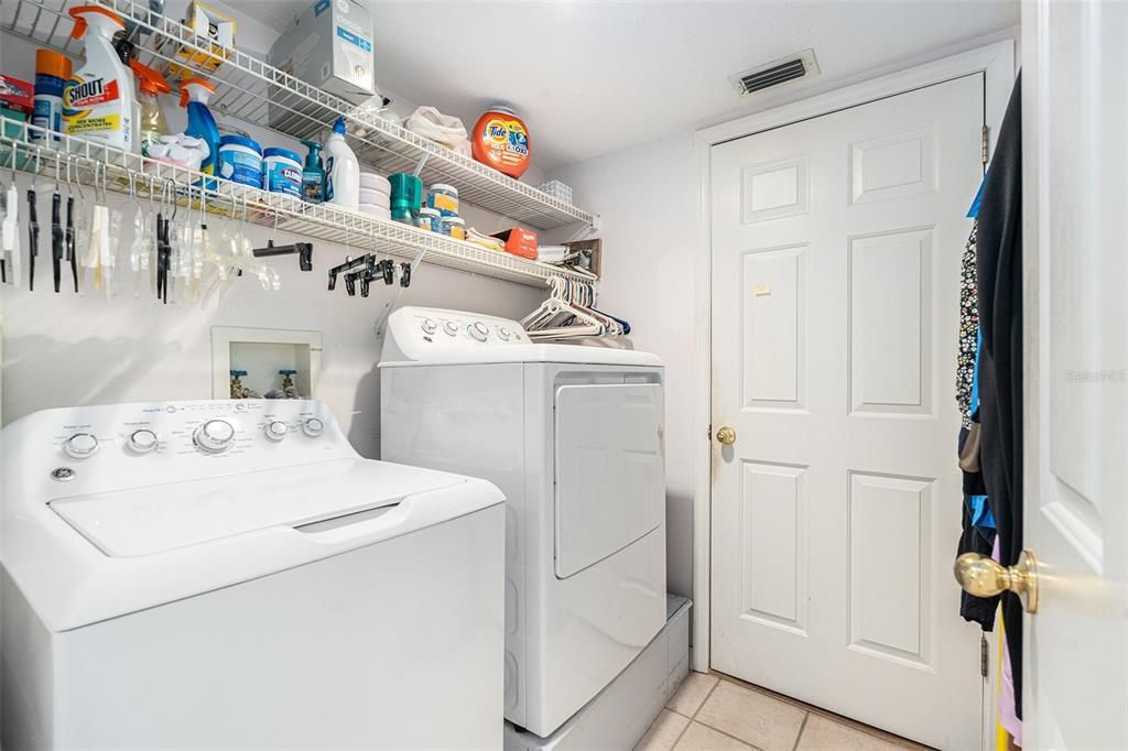 Active With Contract: $405,000 (3 beds, 2 baths, 1804 Square Feet)