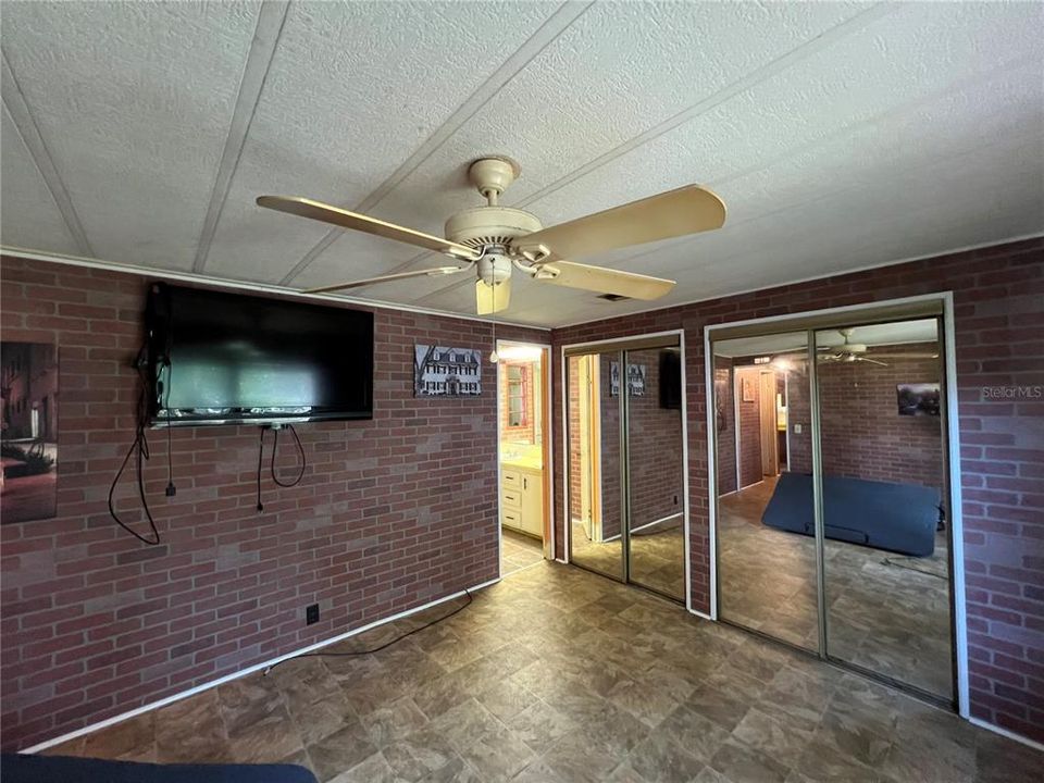 For Sale: $140,000 (2 beds, 2 baths, 1224 Square Feet)