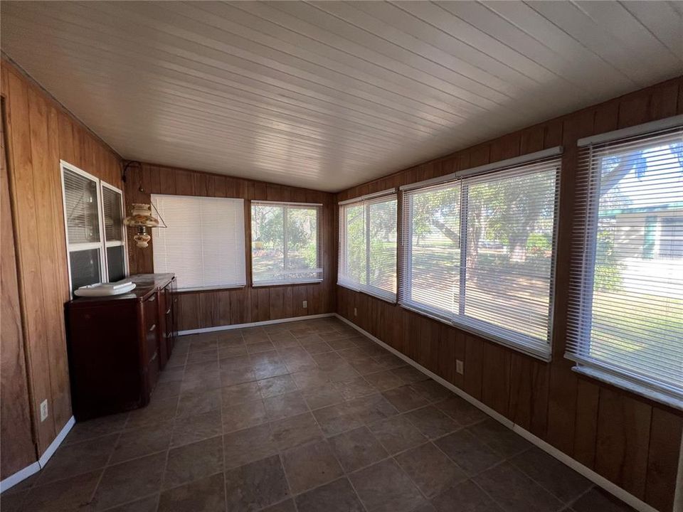 For Sale: $140,000 (2 beds, 2 baths, 1224 Square Feet)