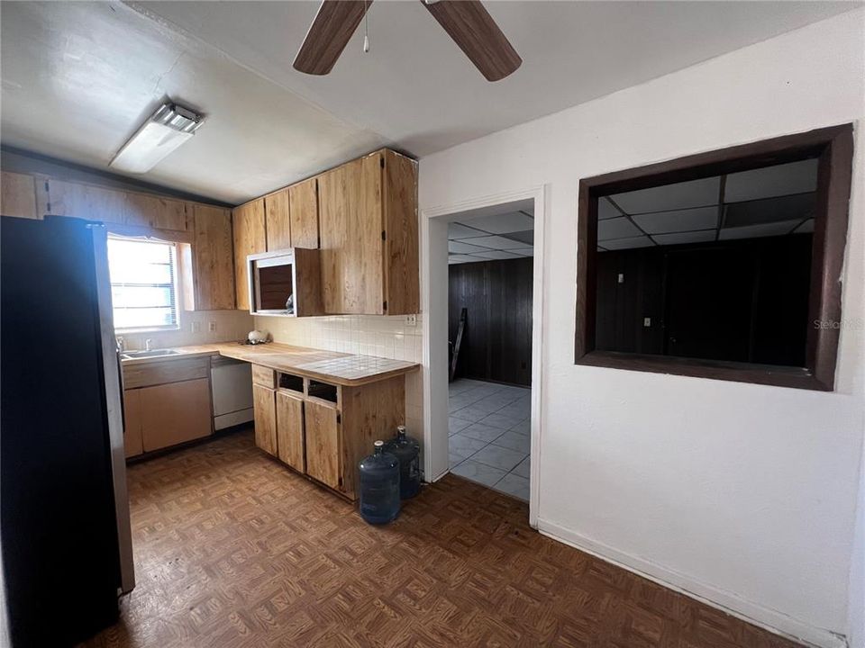 For Sale: $230,000 (3 beds, 1 baths, 1311 Square Feet)