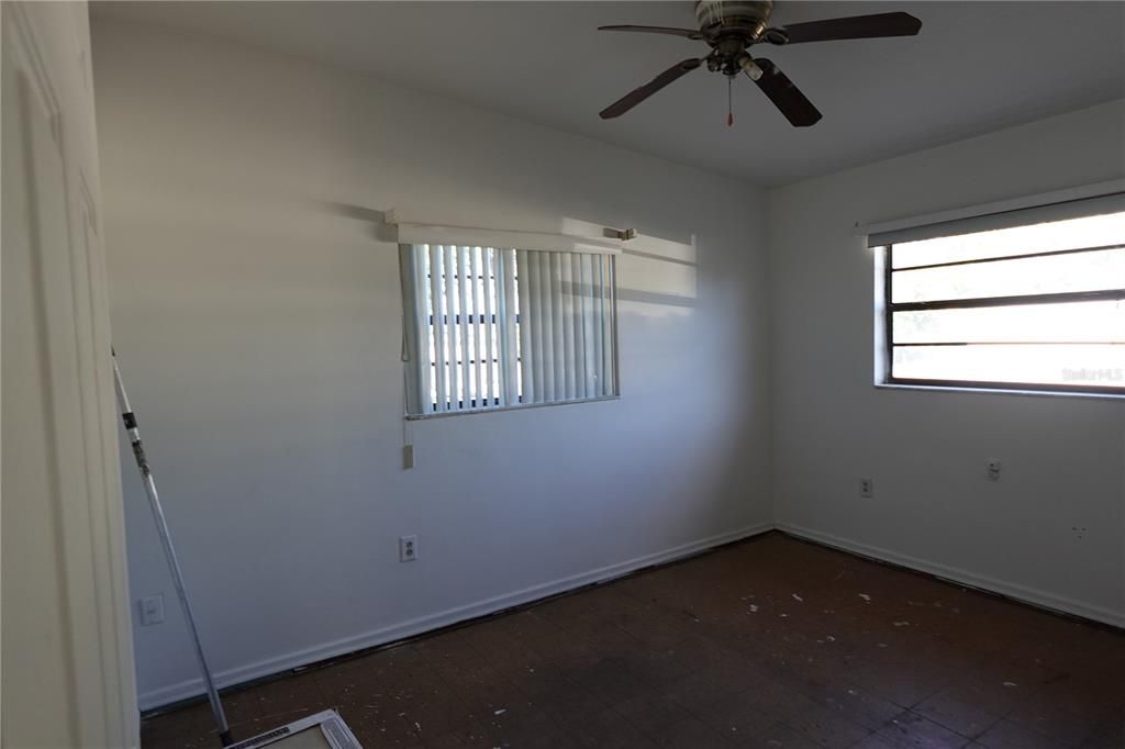 For Sale: $230,000 (3 beds, 1 baths, 1311 Square Feet)