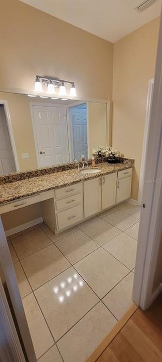 For Rent: $2,300 (3 beds, 2 baths, 1408 Square Feet)