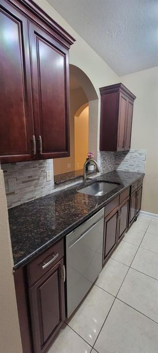 For Rent: $2,300 (3 beds, 2 baths, 1408 Square Feet)