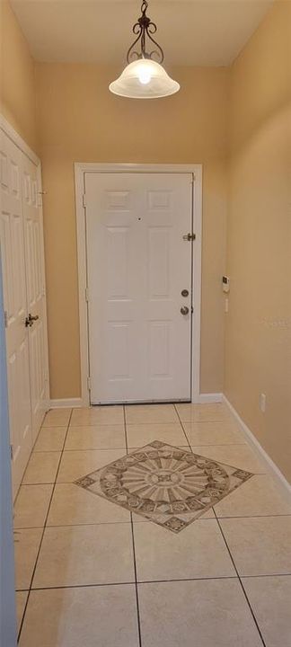 For Rent: $2,300 (3 beds, 2 baths, 1408 Square Feet)