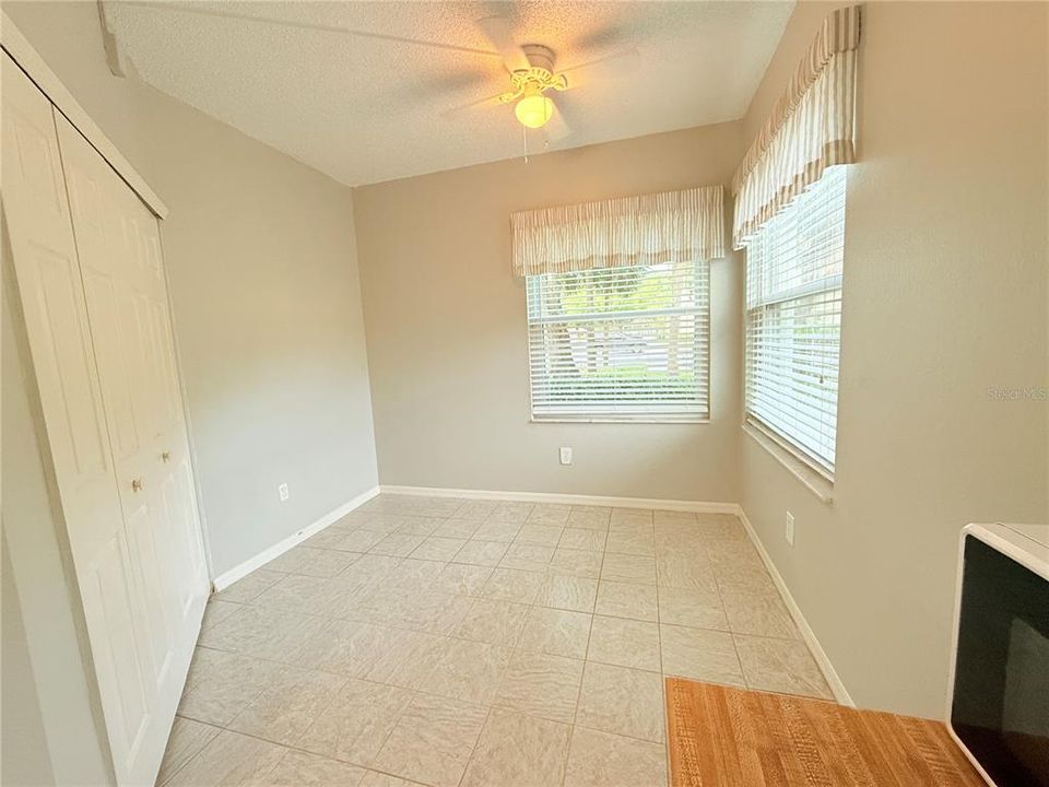 SPACIOUS EATING AREA WITH NICE NATURAL LIGHT