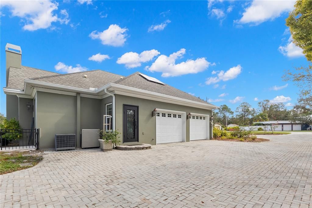 For Sale: $1,500,000 (3 beds, 3 baths, 3131 Square Feet)