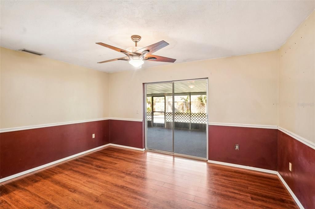 Active With Contract: $375,000 (4 beds, 2 baths, 1546 Square Feet)