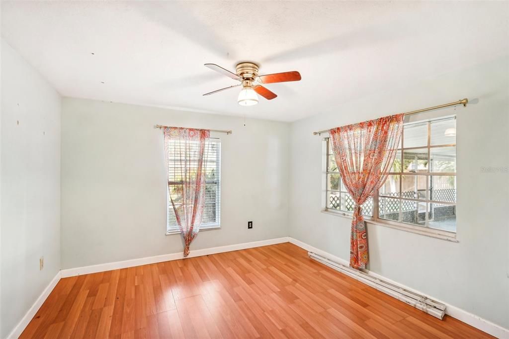 Active With Contract: $375,000 (4 beds, 2 baths, 1546 Square Feet)