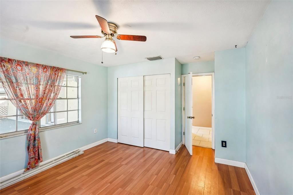 Active With Contract: $375,000 (4 beds, 2 baths, 1546 Square Feet)