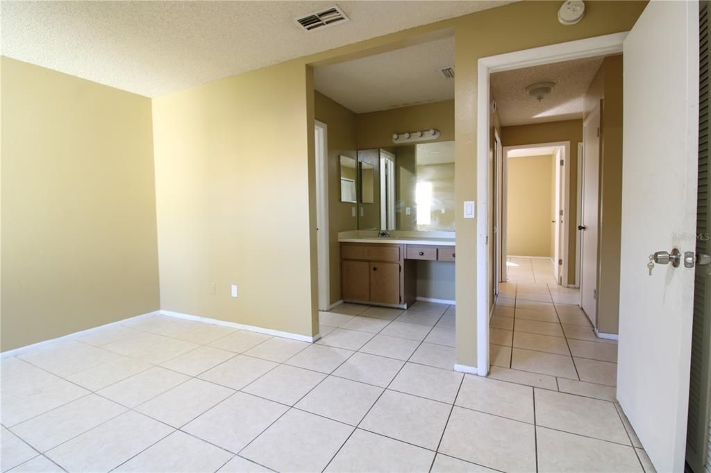 For Rent: $2,500 (4 beds, 2 baths, 1520 Square Feet)