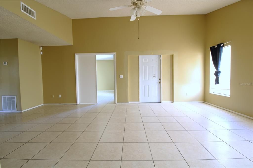 For Rent: $2,500 (4 beds, 2 baths, 1520 Square Feet)