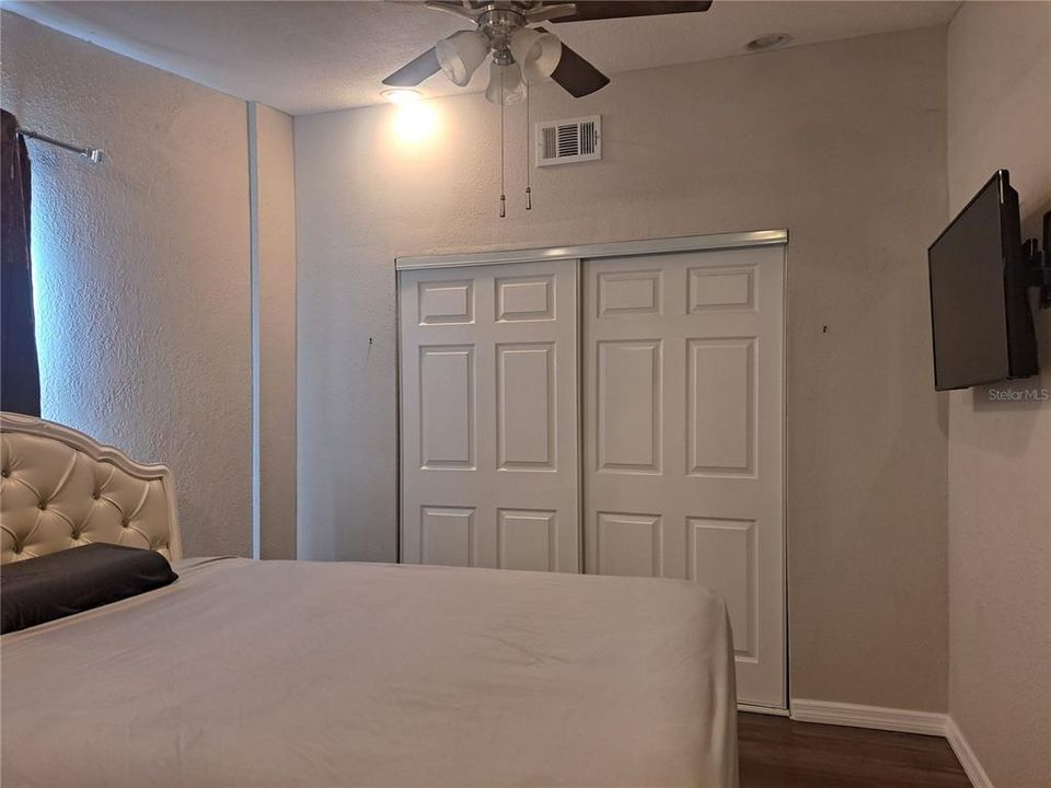 For Sale: $269,000 (3 beds, 1 baths, 950 Square Feet)