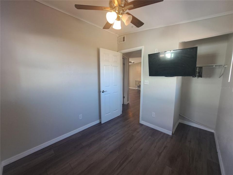 For Sale: $269,000 (3 beds, 1 baths, 950 Square Feet)