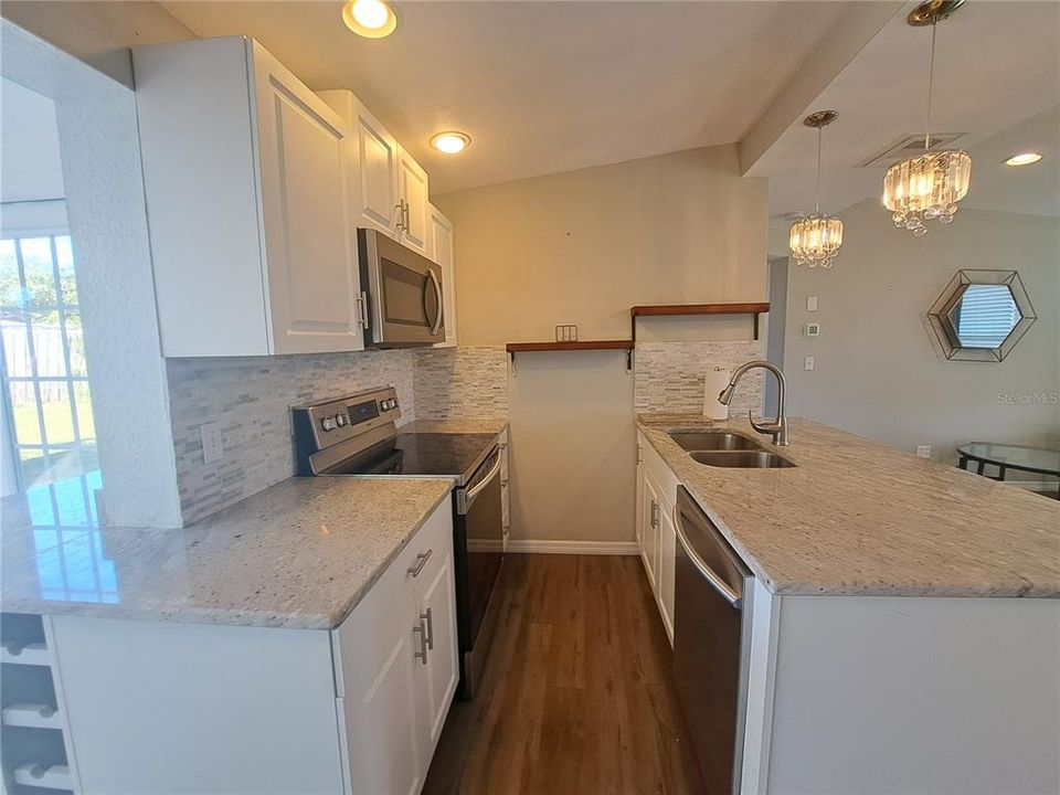 For Sale: $269,000 (3 beds, 1 baths, 950 Square Feet)