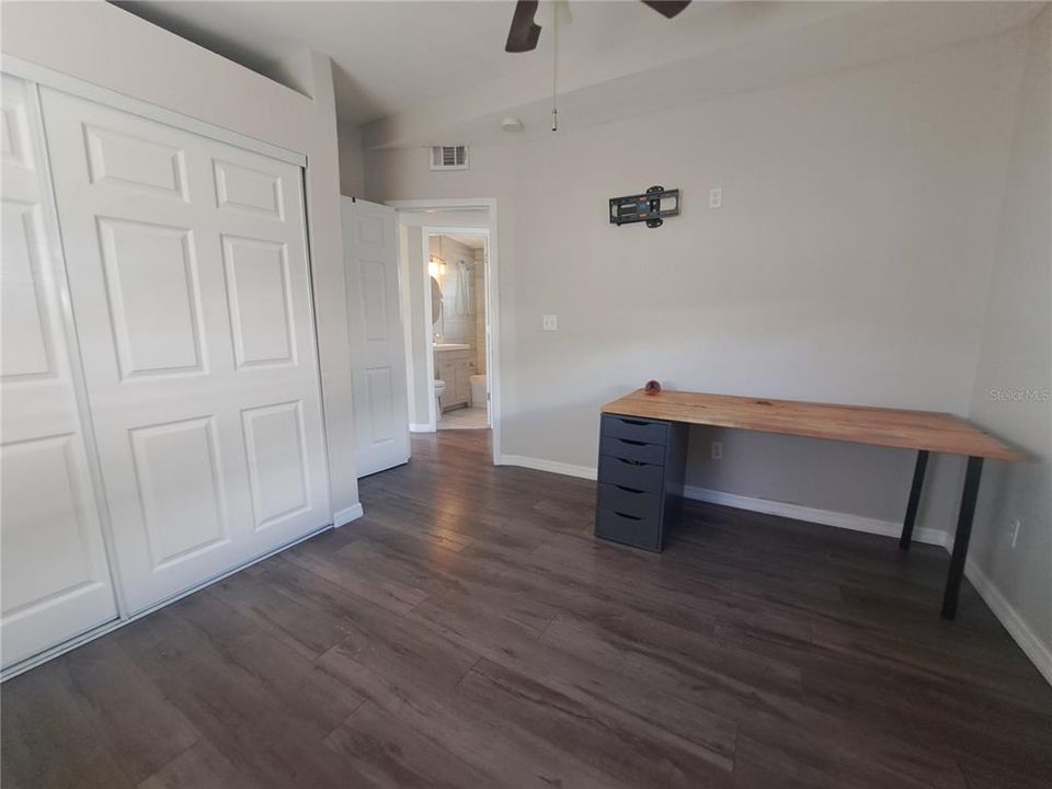 For Sale: $269,000 (3 beds, 1 baths, 950 Square Feet)