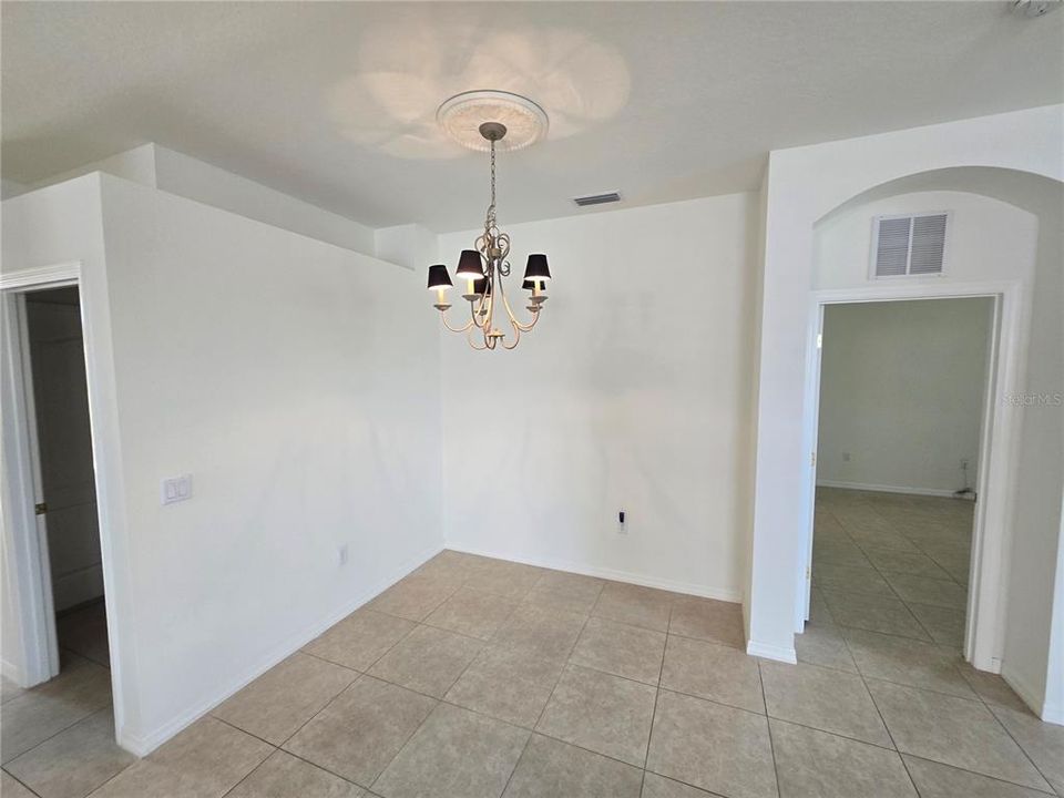 Active With Contract: $349,900 (2 beds, 2 baths, 1647 Square Feet)