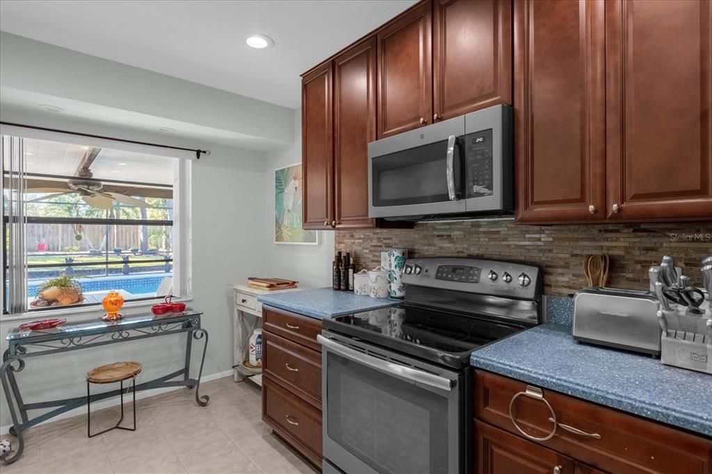 For Sale: $448,880 (3 beds, 2 baths, 1541 Square Feet)