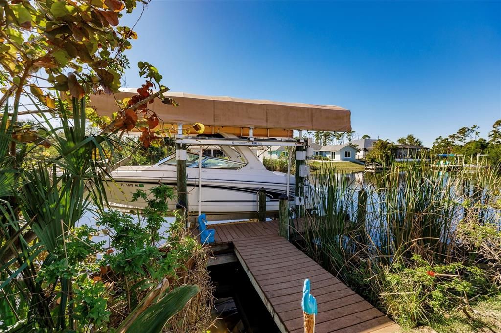 DOCK & BOAT LIFT