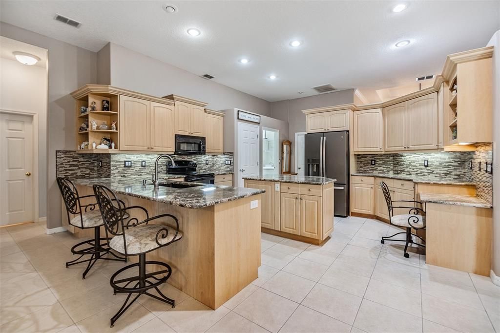 Active With Contract: $719,000 (4 beds, 3 baths, 2682 Square Feet)