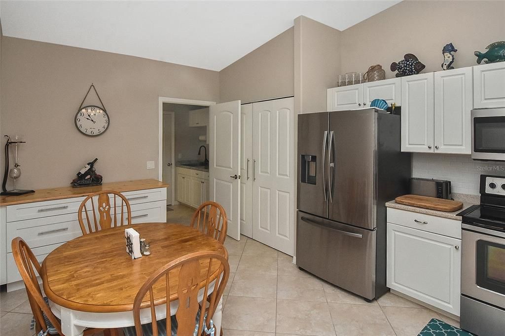 Ample Kitchen space for breakfast table