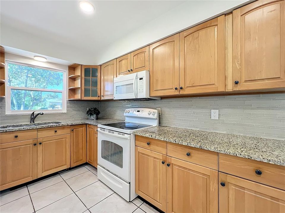 For Sale: $375,000 (3 beds, 1 baths, 1520 Square Feet)