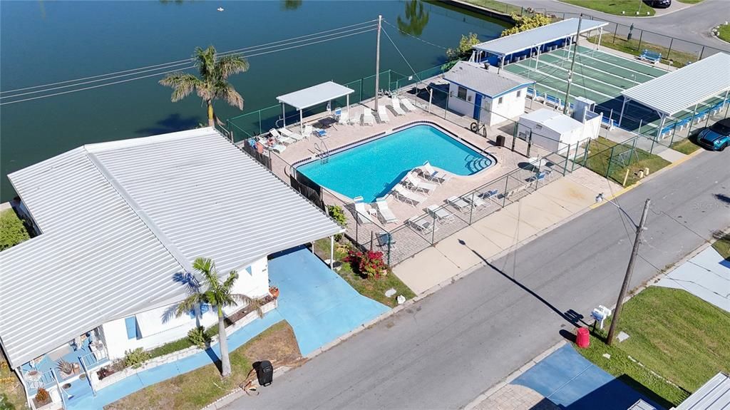 Another view of the amenities and the lake.