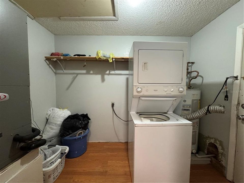 For Sale: $240,000 (3 beds, 1 baths, 1204 Square Feet)