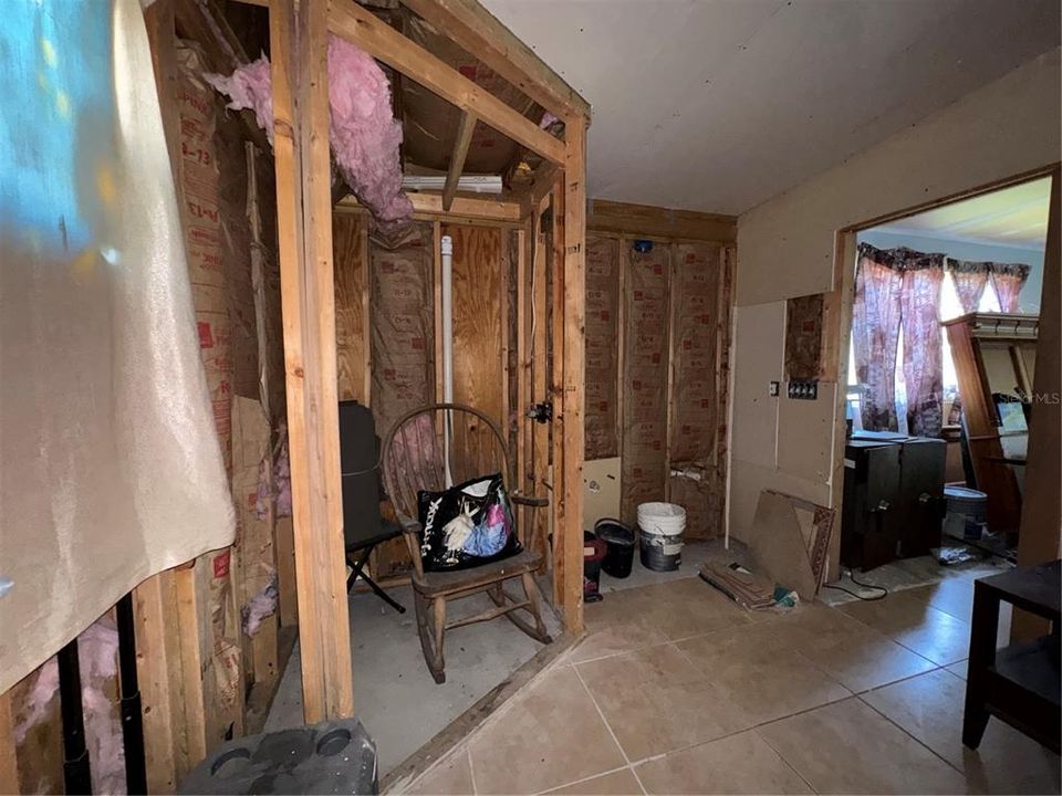 For Sale: $240,000 (3 beds, 1 baths, 1204 Square Feet)