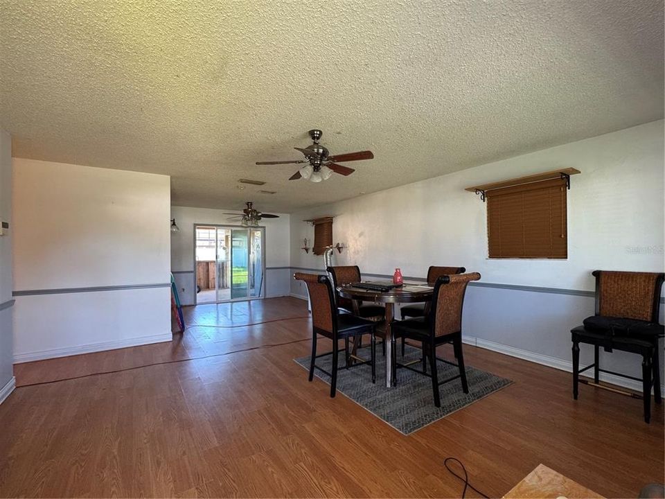 For Sale: $240,000 (3 beds, 1 baths, 1204 Square Feet)