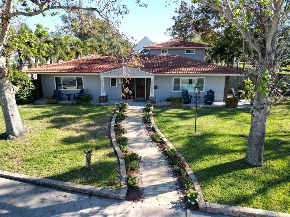 For Sale: $1,275,000 (3 beds, 3 baths, 2952 Square Feet)