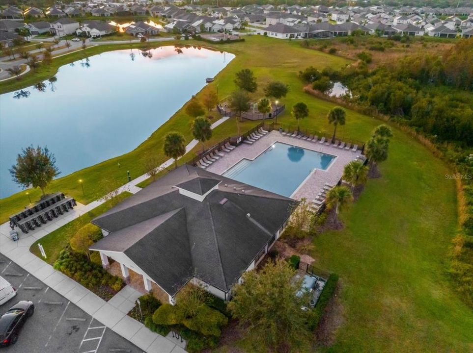 CLUBHOUSE/POOL