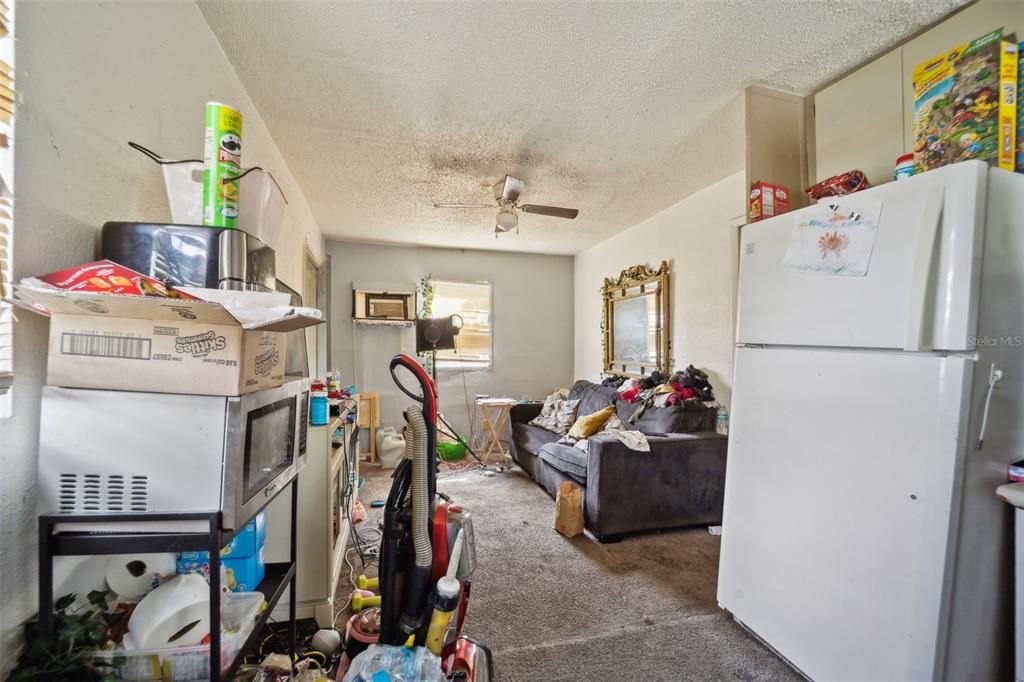 Active With Contract: $149,900 (2 beds, 1 baths, 496 Square Feet)