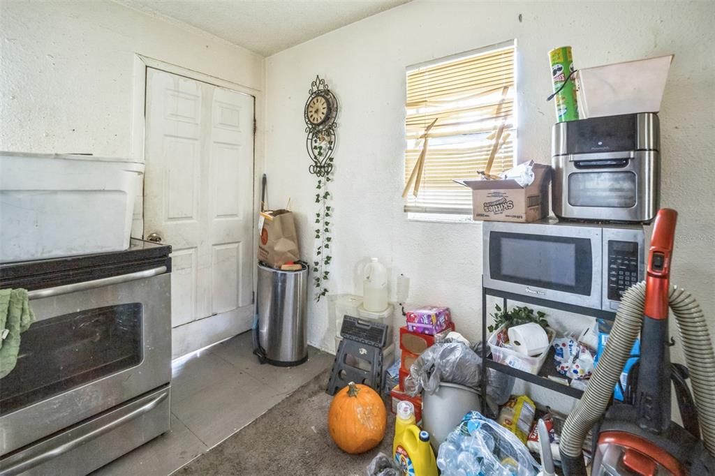 Active With Contract: $149,900 (2 beds, 1 baths, 496 Square Feet)