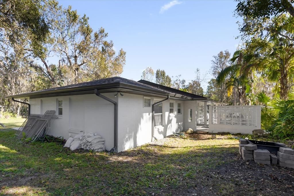 For Sale: $399,900 (3 beds, 2 baths, 1599 Square Feet)