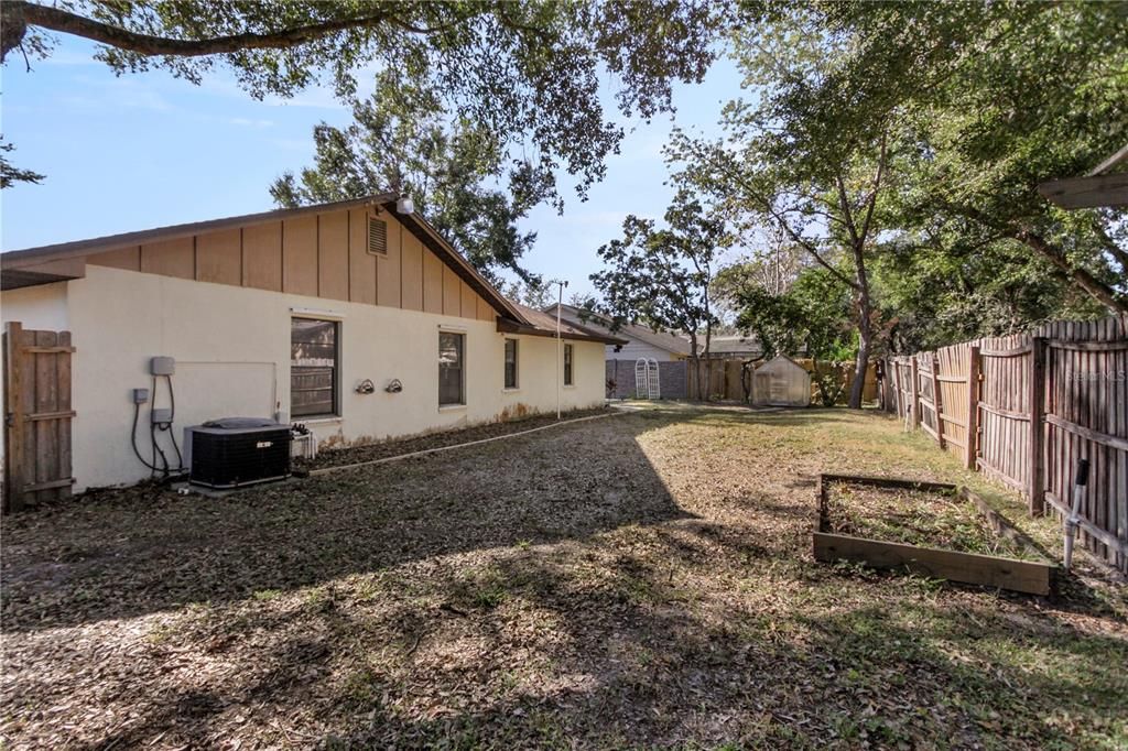 For Sale: $485,000 (4 beds, 2 baths, 2105 Square Feet)