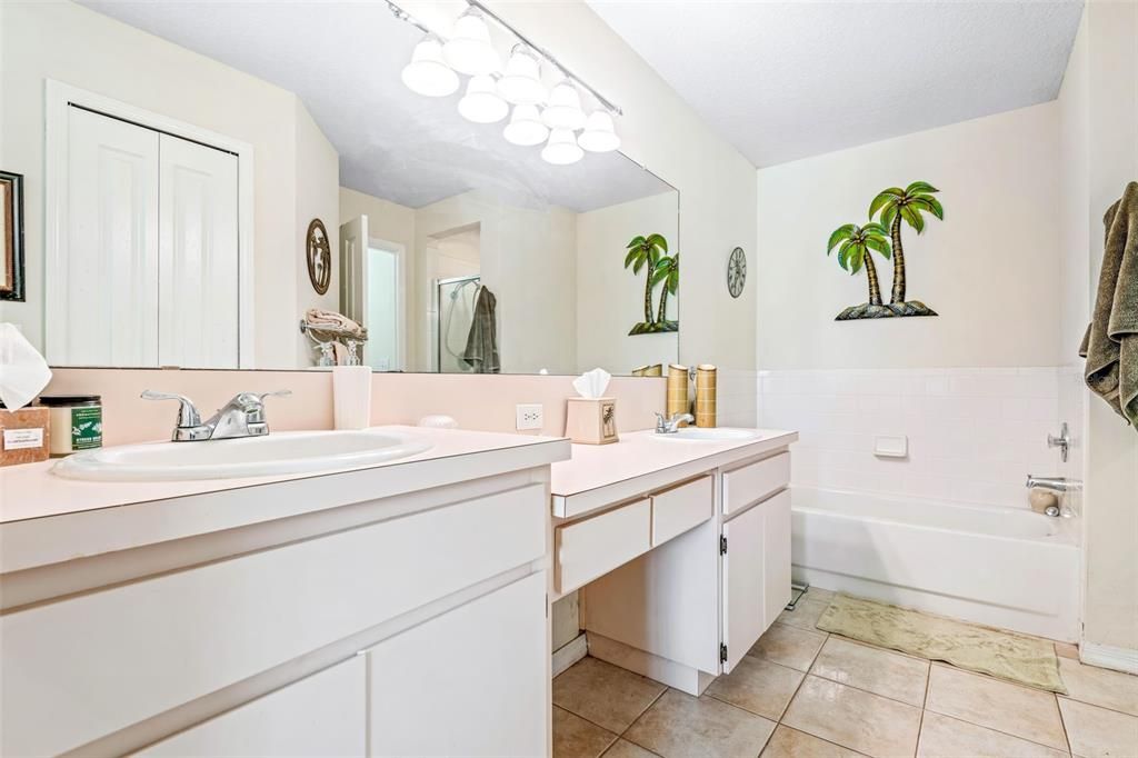 For Sale: $360,000 (3 beds, 2 baths, 1492 Square Feet)