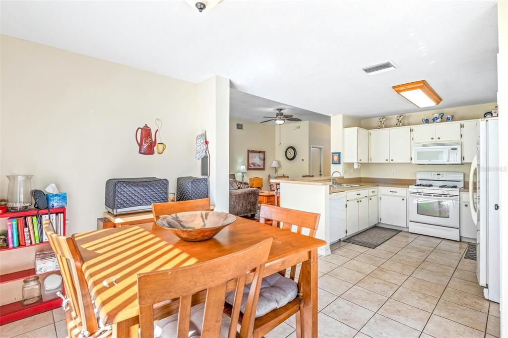 For Sale: $360,000 (3 beds, 2 baths, 1492 Square Feet)