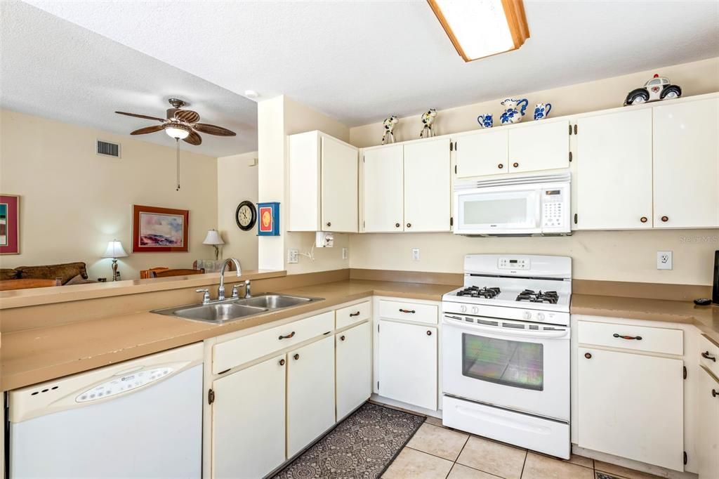 For Sale: $360,000 (3 beds, 2 baths, 1492 Square Feet)