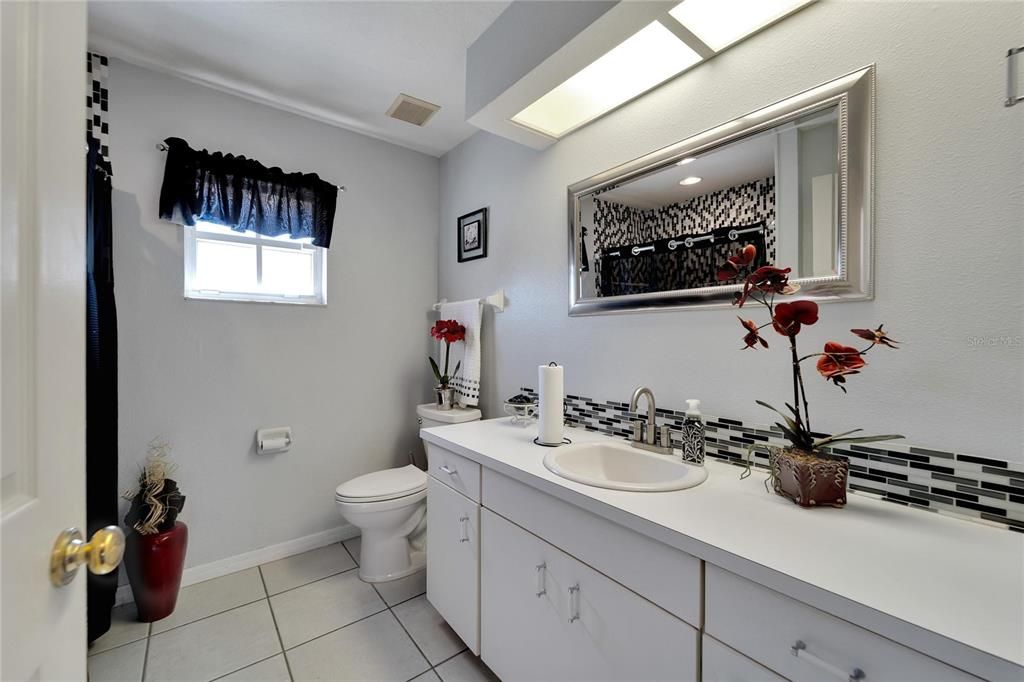 2nd bathroom