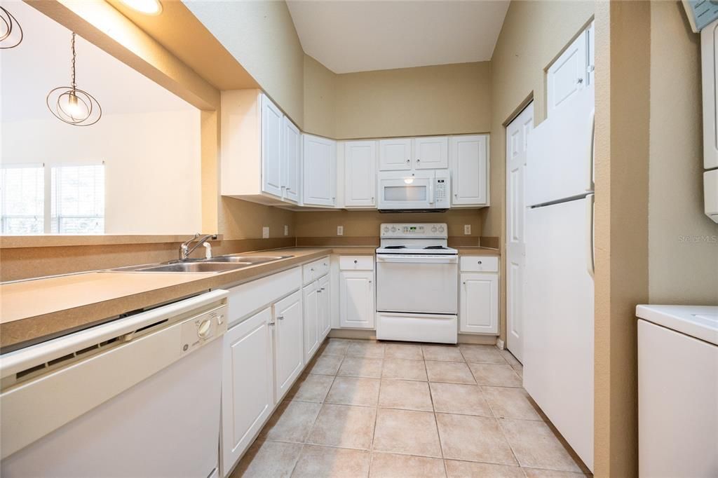 For Rent: $1,595 (1 beds, 1 baths, 823 Square Feet)