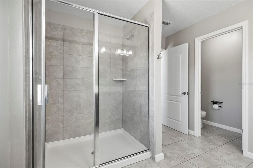 PRINCIPAL BATHROOM - 3207 STRATTON CIR KISSIMMEE, FL 34744