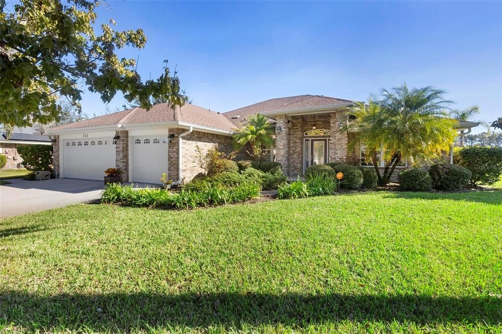 Welcome home to your 4/3/3 pool home in Fern Garden Estates.