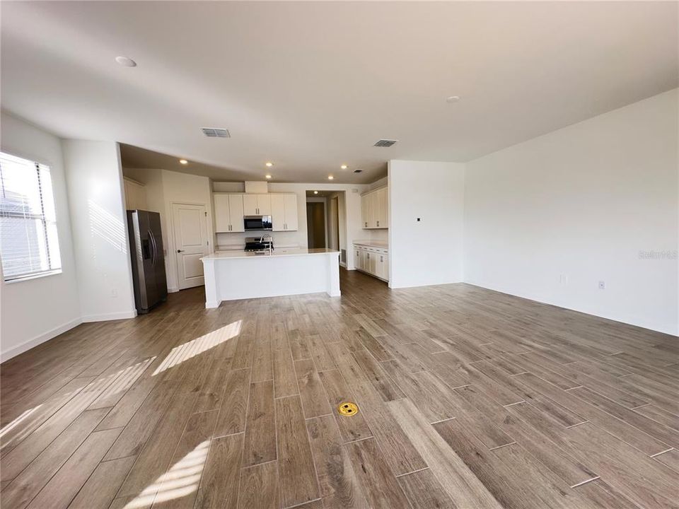 Active With Contract: $4,200 (3 beds, 3 baths, 2201 Square Feet)