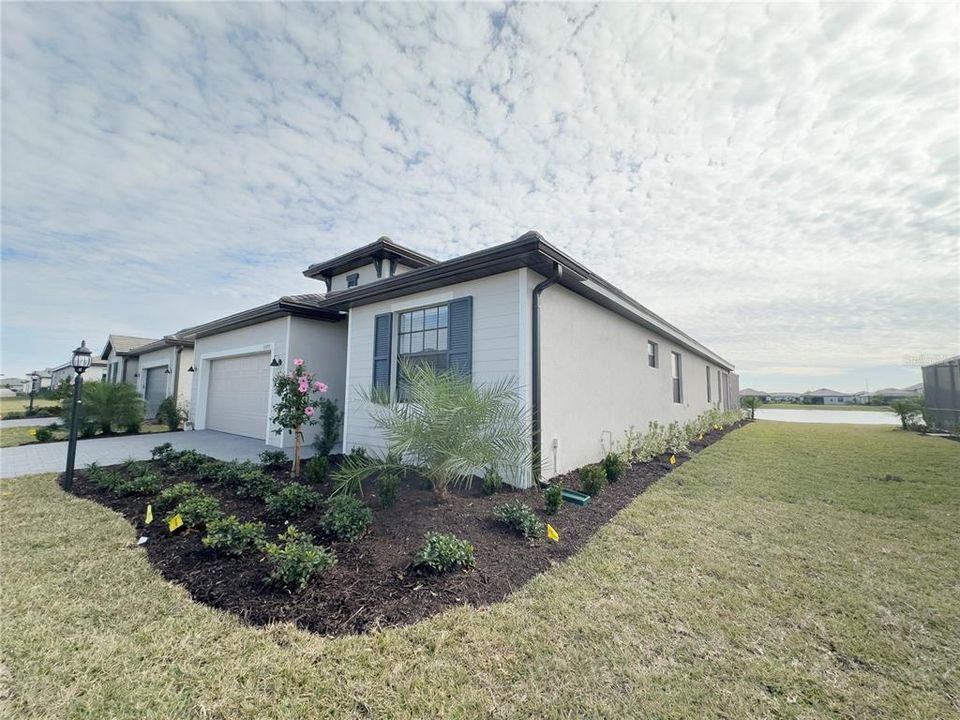 Active With Contract: $4,200 (3 beds, 3 baths, 2201 Square Feet)