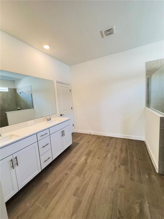 Active With Contract: $4,200 (3 beds, 3 baths, 2201 Square Feet)