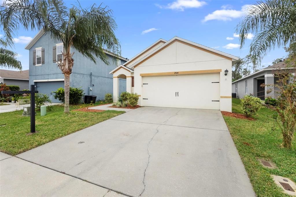 For Sale: $339,900 (3 beds, 2 baths, 1644 Square Feet)