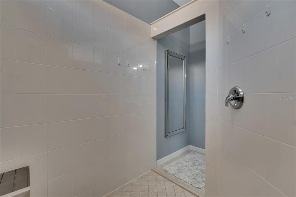 For Sale: $424,900 (2 beds, 2 baths, 1914 Square Feet)