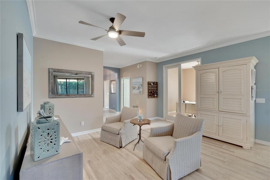 For Sale: $424,900 (2 beds, 2 baths, 1914 Square Feet)