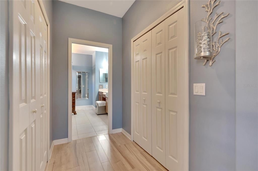 For Sale: $424,900 (2 beds, 2 baths, 1914 Square Feet)