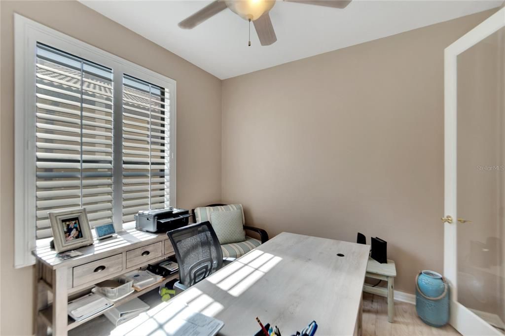 For Sale: $424,900 (2 beds, 2 baths, 1914 Square Feet)